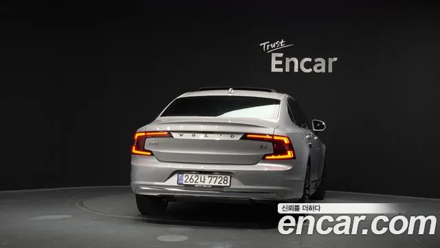 Volvo S90 — Фото автомобиля 4