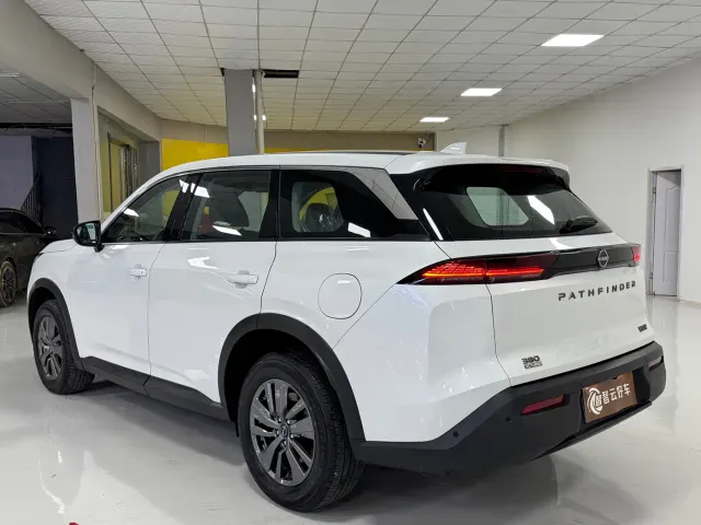 Nissan Terra — Фото автомобиля 7