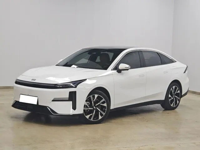 Фотография автомобиля — Geely Galaxy L6