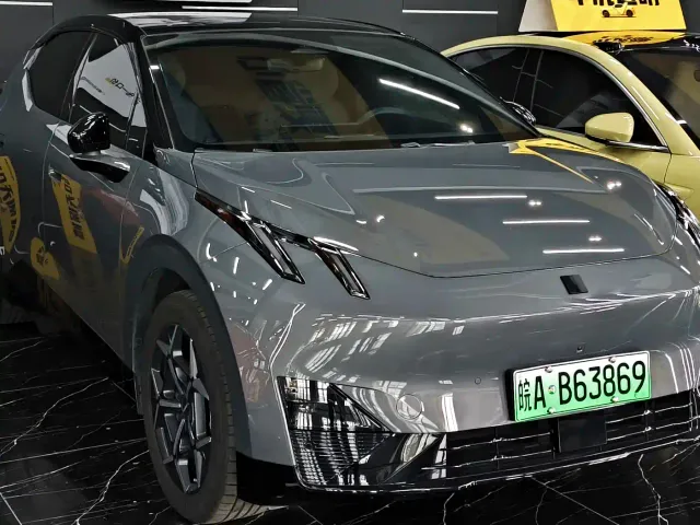 Lynk & Co Z20 — Фото автомобиля 3