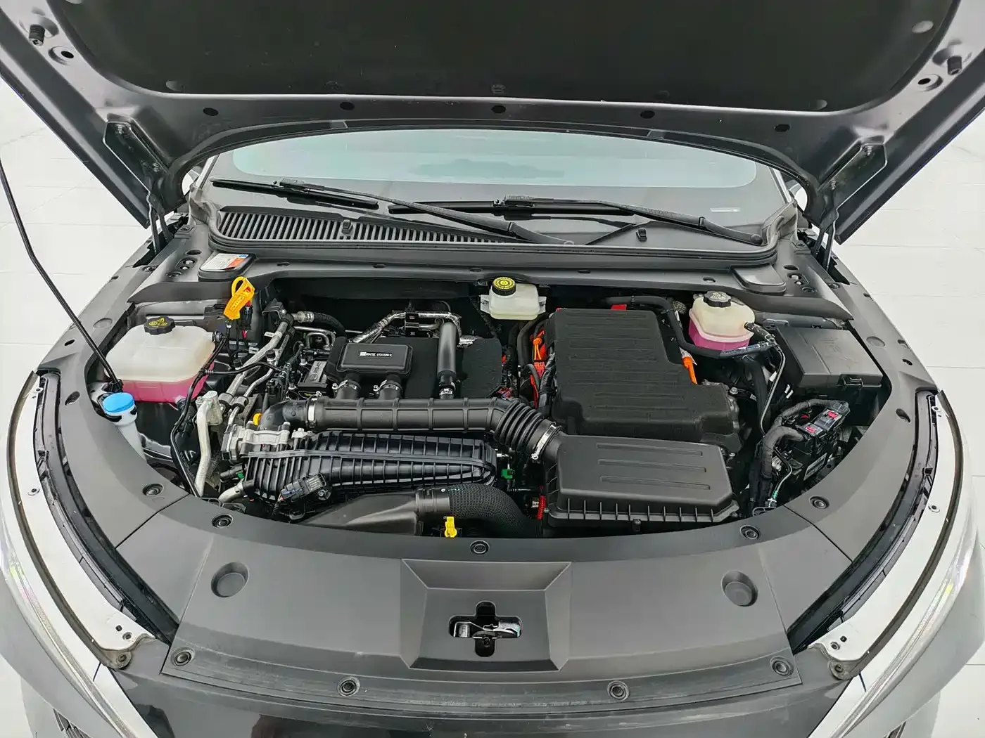 BYD Qin L 2024 DM-i 80KM Superior — Фото автомобиля 16
