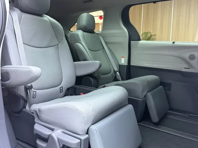 Toyota Granvia — Фото автомобиля 5
