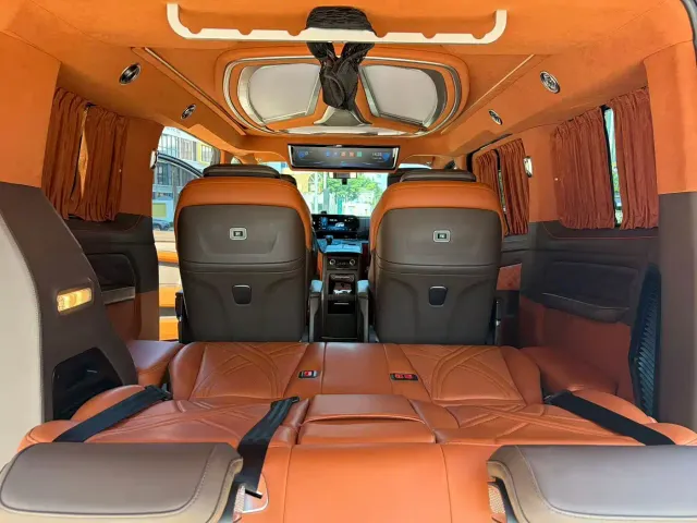 Ford Tourneo 2023 Model 2.0T Auto Premium Edition — Фото автомобиля 7