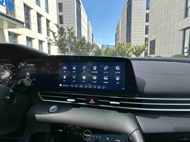Hyundai Elantra — Фото автомобиля 22