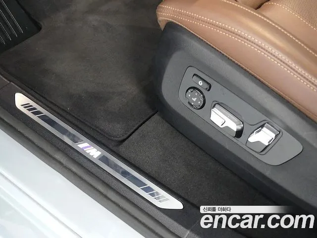 BMW X6 xDrive40i M Sport — Фото автомобиля 18
