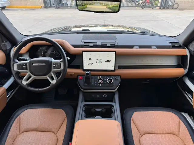 Land Rover Defender — Фото автомобиля 9