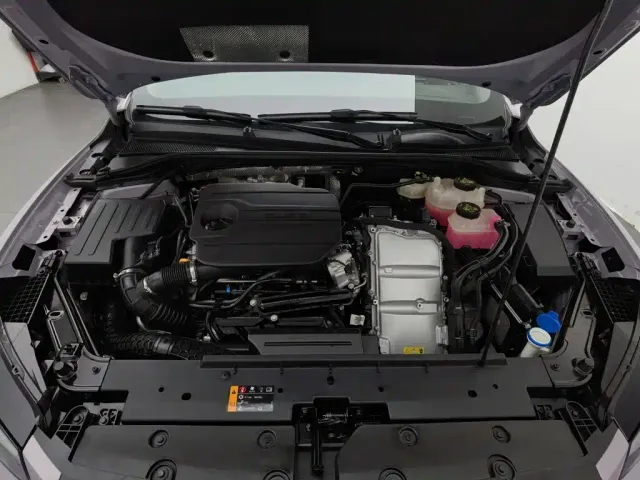 Roewe M7 DMH — Фото автомобиля 6