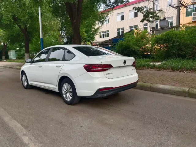 Volkswagen Lavida — Фото автомобиля 9