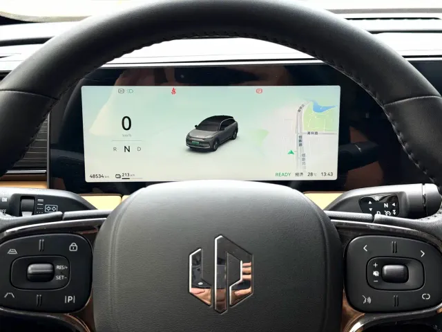 Leapmotor C11 — Фото автомобиля 5