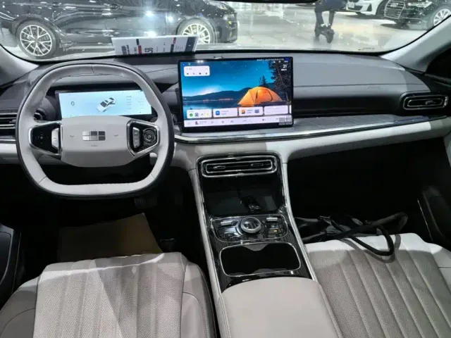 Geely Galaxy Stellar 6 — Фото автомобиля 9
