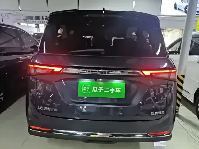 Wuling Jiachen — Фото автомобиля 5