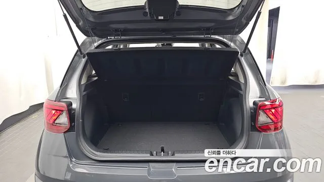Hyundai Venue — Фото автомобиля 26