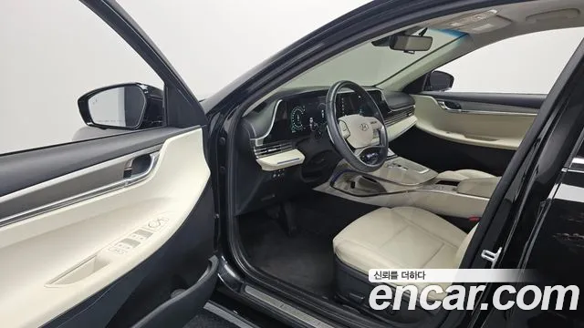 Hyundai Grandeur Grandeur (New) Hybrid — Фото автомобиля 15