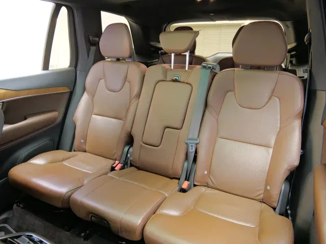 Volvo XC90 — Фото автомобиля 10