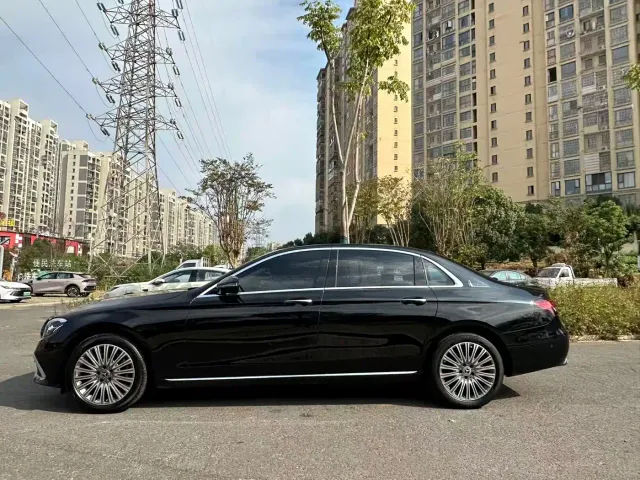 Mercedes-Benz E-Class — Фото автомобиля 11