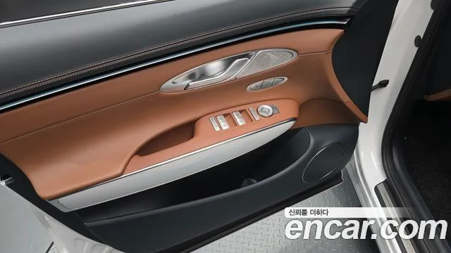 Genesis GV70 — Фото автомобиля 13