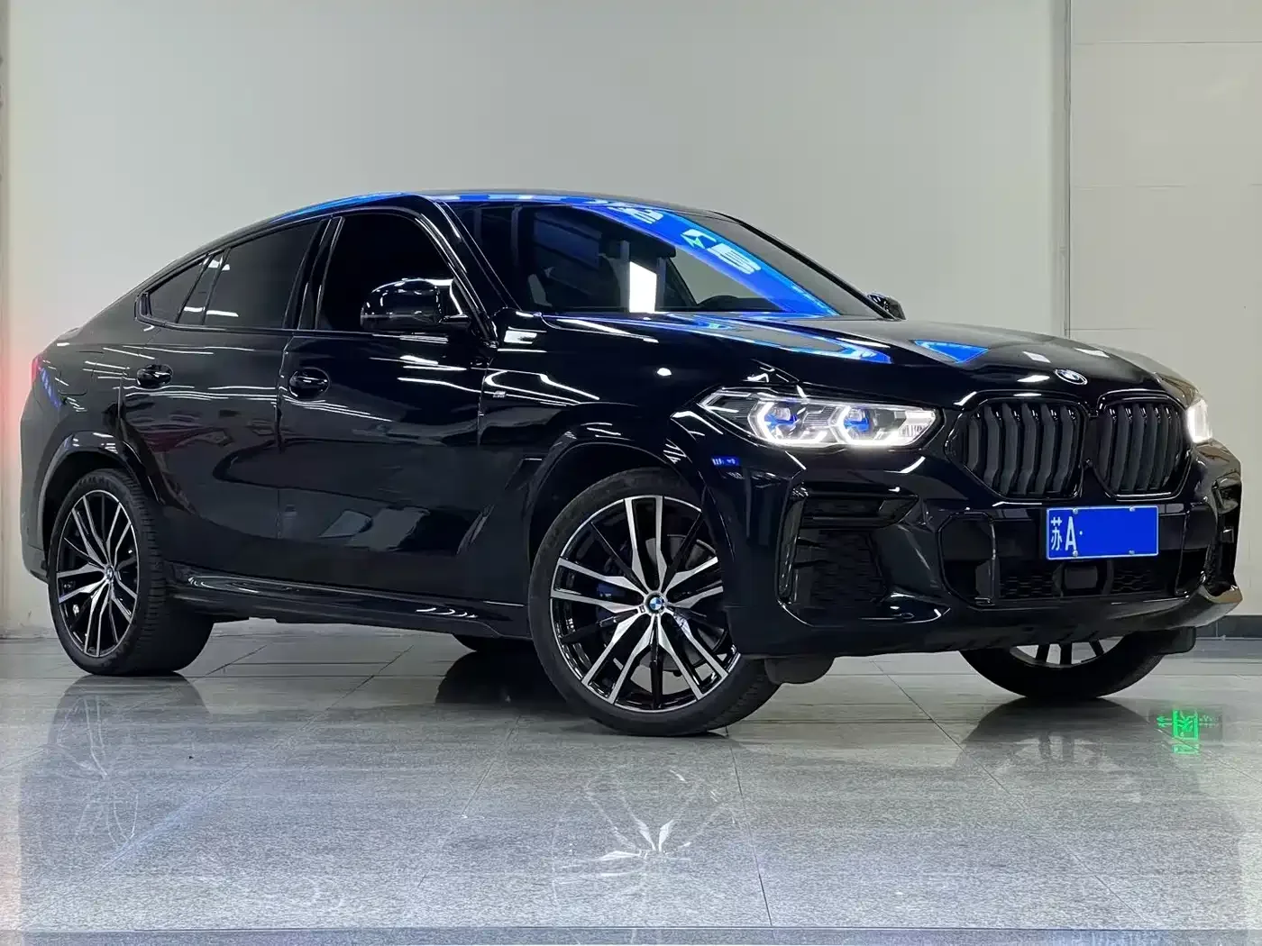 BMW BMW X6 2022 Model Year Facelift II xDrive40i Exclusive M Sport Package — Фото автомобиля 3