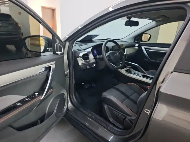 Geely Binyue — Фото автомобиля 15