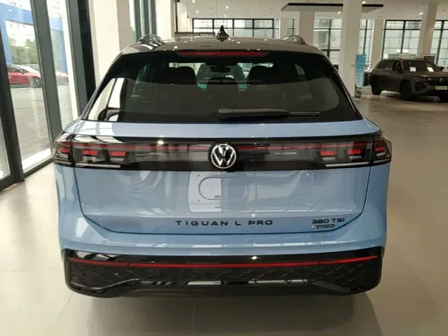 Volkswagen Tiguan L — Фото автомобиля 5