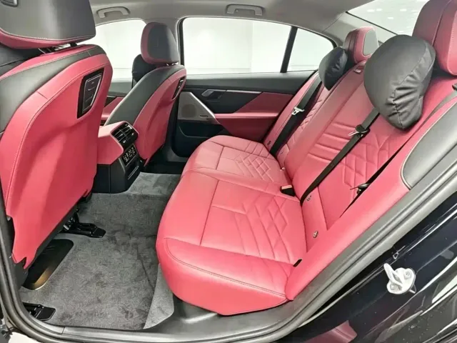 BMW 5 Series — Фото автомобиля 5