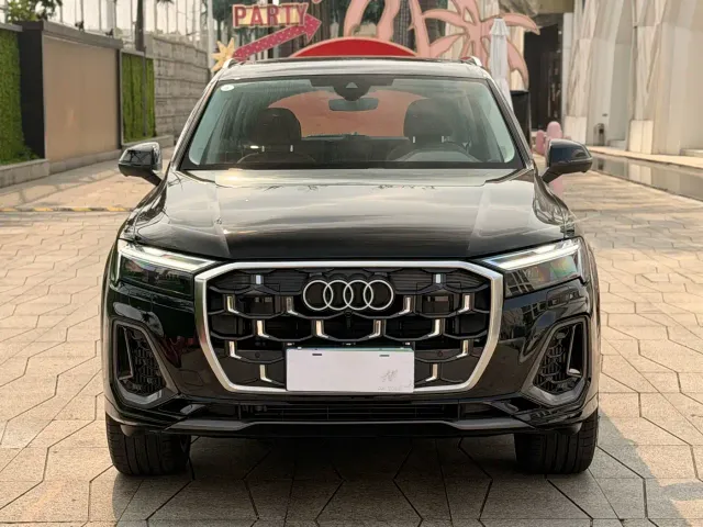 Audi Q7 — Фото автомобиля 2