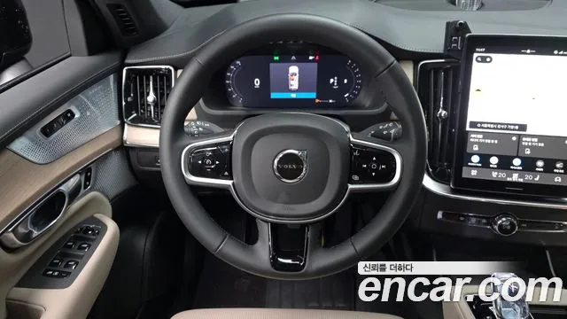 Volvo XC90 — Фото автомобиля 19