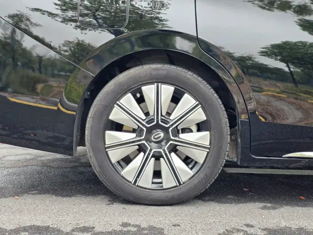 GAC Trumpchi E8 — Фото автомобиля 21