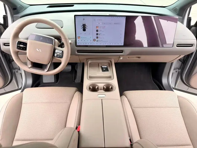 Li Auto i6 — Фото автомобиля 7