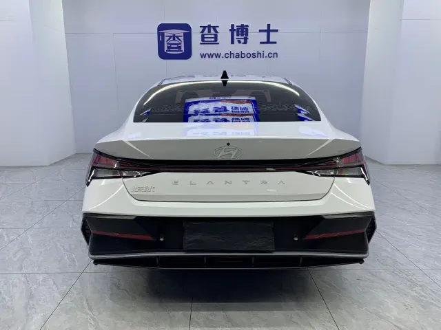 Hyundai Elantra — Фото автомобиля 20