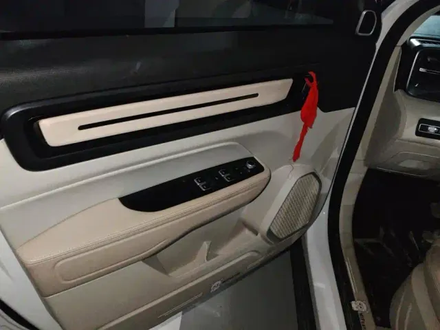 Geely ICON — Фото автомобиля 7