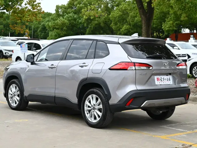 Toyota Corolla Cross — Фото автомобиля 3