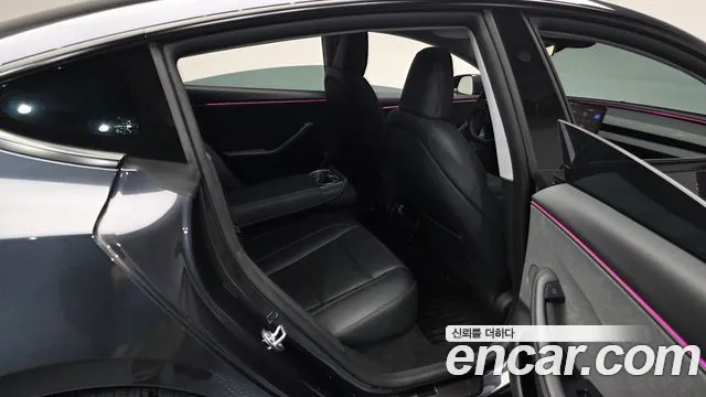 Tesla Model 3 — Фото автомобиля 18