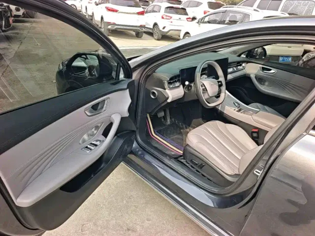 Roewe M7 DMH — Фото автомобиля 15