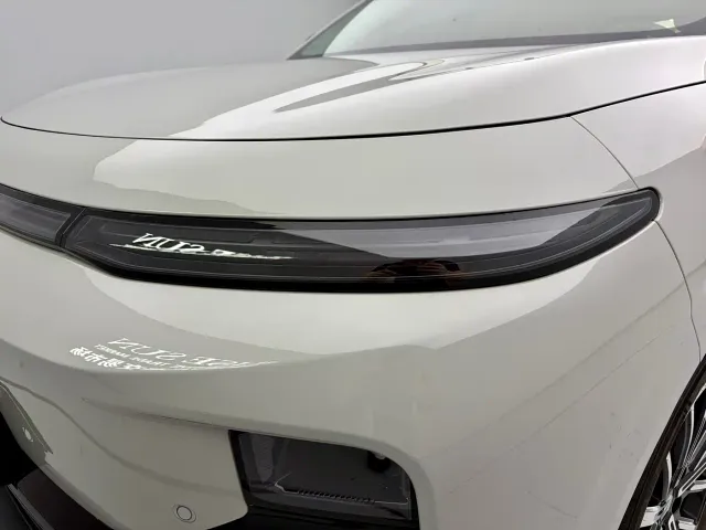 Leapmotor B10 — Фото автомобиля 5