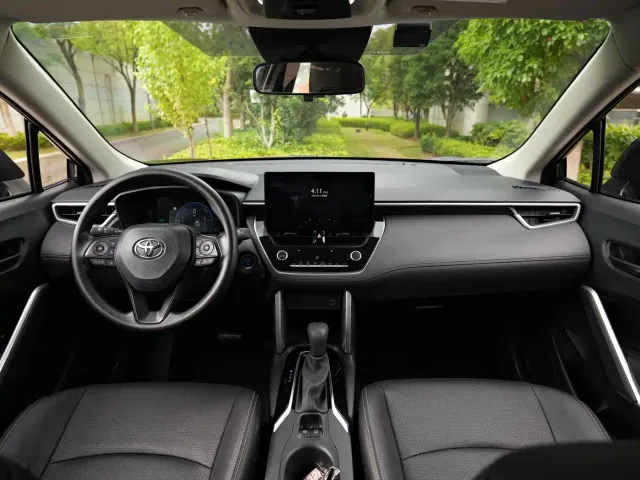 Toyota Corolla Cross — Фото автомобиля 4