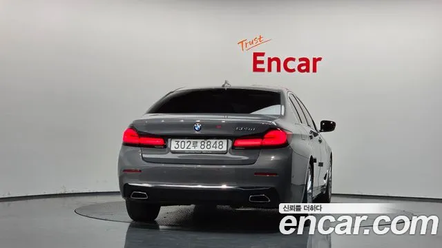 BMW 5-Series 5 серия (G30) 523d Luxury — Фото автомобиля 4