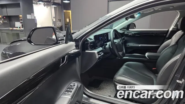 Hyundai Grandeur GN7 — Фото автомобиля 15