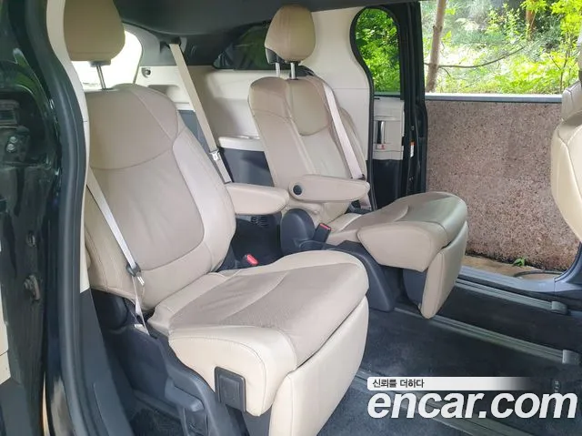 Toyota Sienna Generation 4 — Фото автомобиля 7