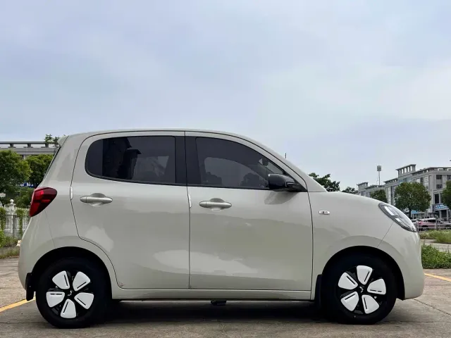 Wuling Hongguang Mini EV — Фото автомобиля 10