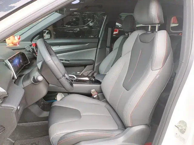Geely Boyue — Фото автомобиля 11