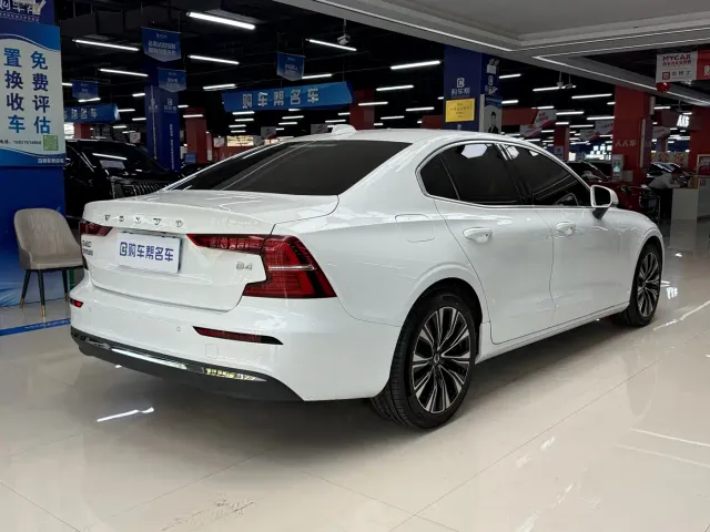 Volvo S60 — Фото автомобиля 13