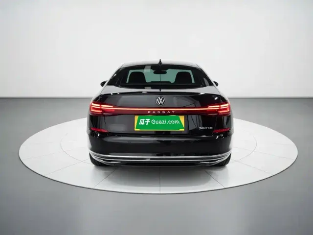 Volkswagen Passat 2025 Outstanding 380TSI Starlight Dragon Soaring Edition — Фото автомобиля 5