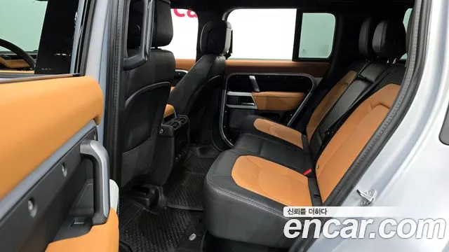 Land Rover Defender Defender (L663) 110 P300 X-Dynamic SE — Фото автомобиля 12