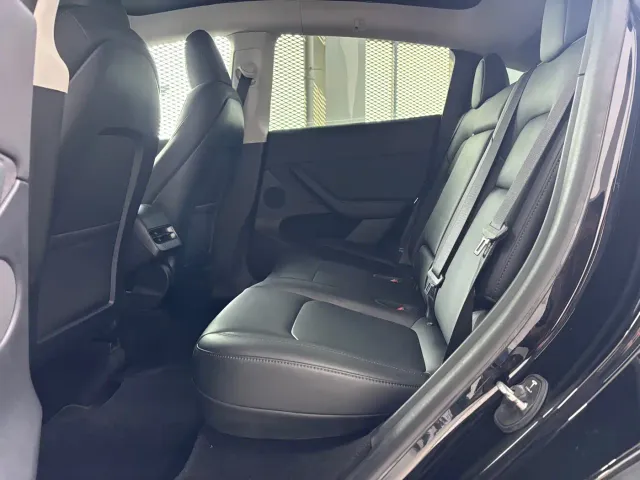 Tesla Model Y — Фото автомобиля 7