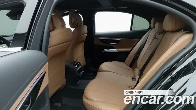 Mercedes-Benz E-Class — Фото автомобиля 9