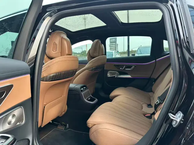 Mercedes-Benz E-Class — Фото автомобиля 3