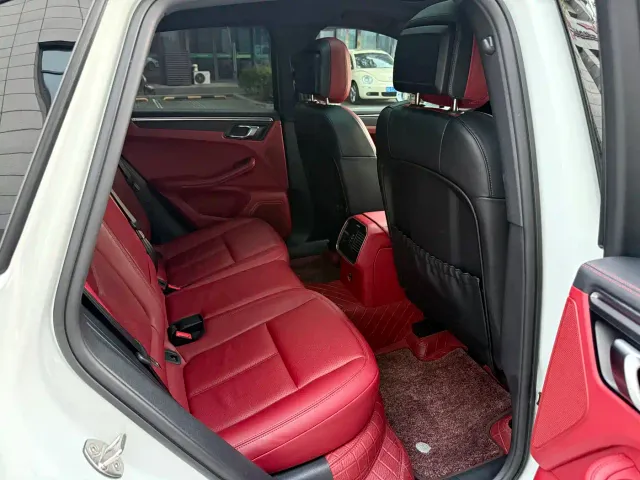 Porsche Macan — Фото автомобиля 12