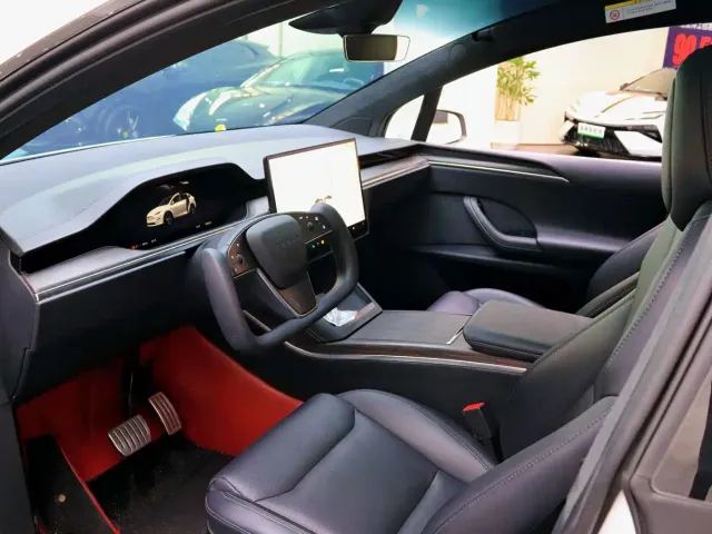 Tesla Model X — Фото автомобиля 4