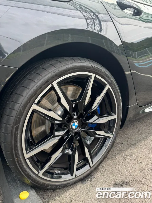 BMW 8 Series G15 — Фото автомобиля 5