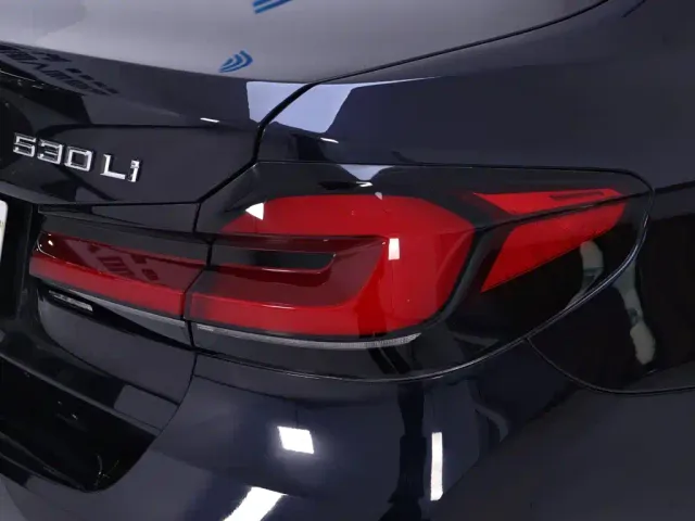 BMW 5 Series — Фото автомобиля 9
